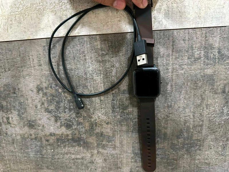 NOISE Smartwatch with Charger Cable