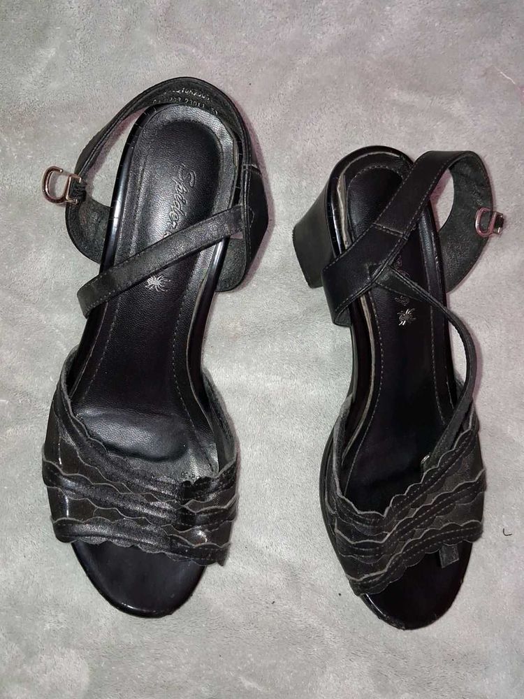 Stylish Black Wedge Sandals
