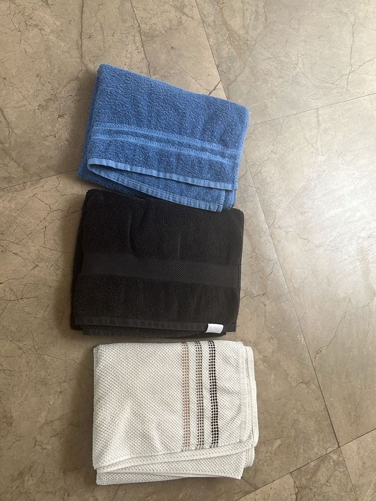 Set of 3 bath towels
