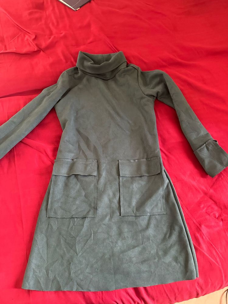Elegant Green Turtleneck Dress