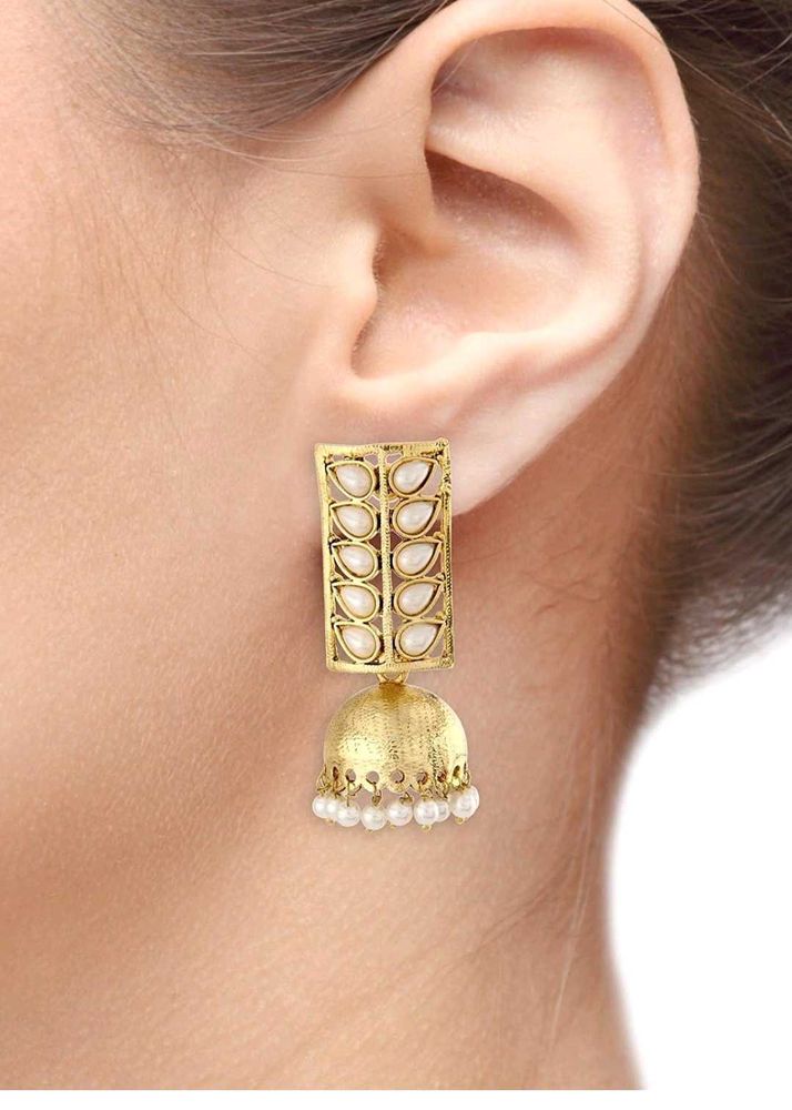 Golden Jhumka With Pearls