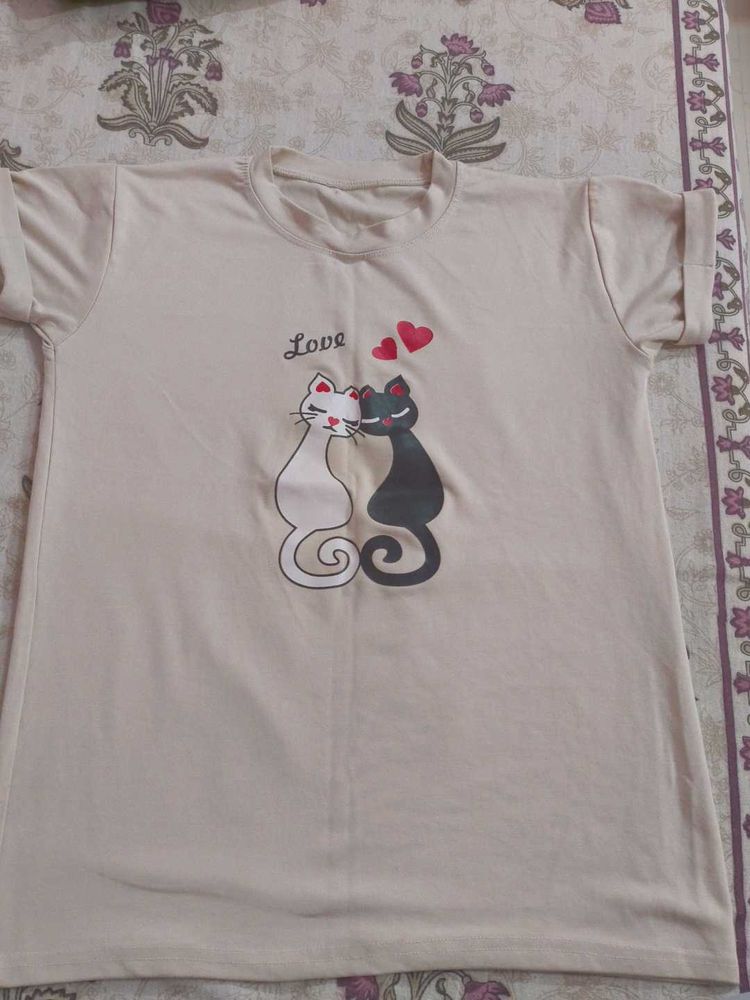 Cute Cat Love Graphic T-Shirt