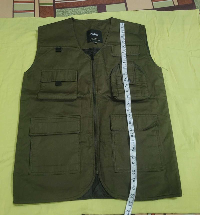 Zara Men's Olive Green Utility Vest