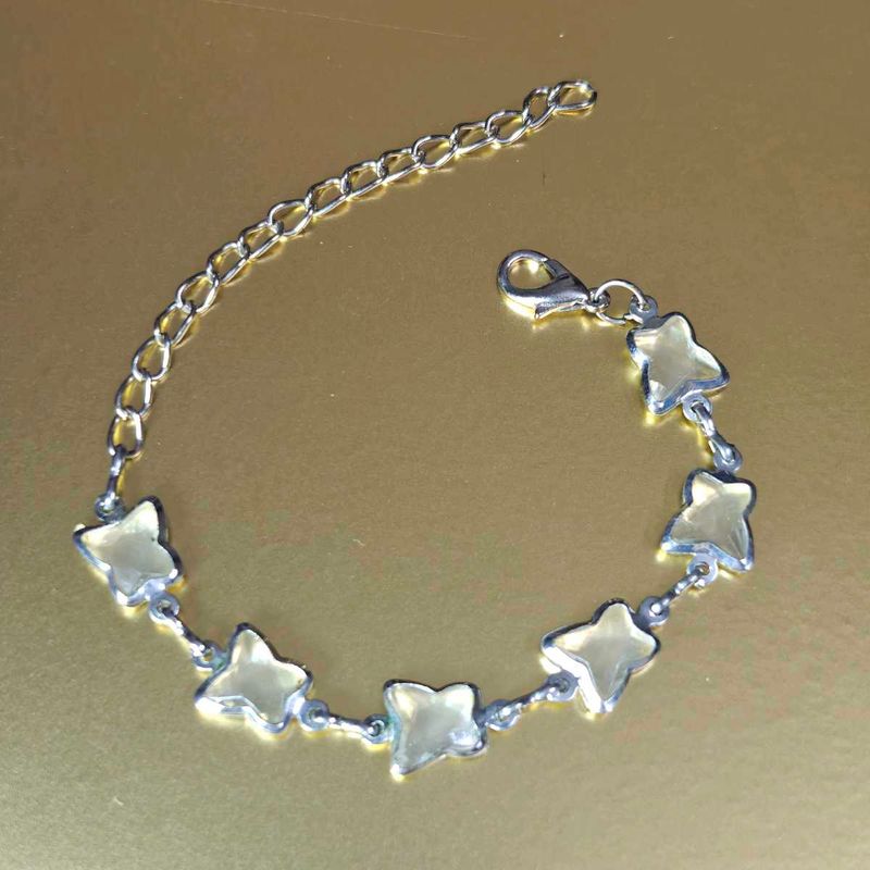 🧚🏻‍♀️Charming butterfly Charm Bracelet