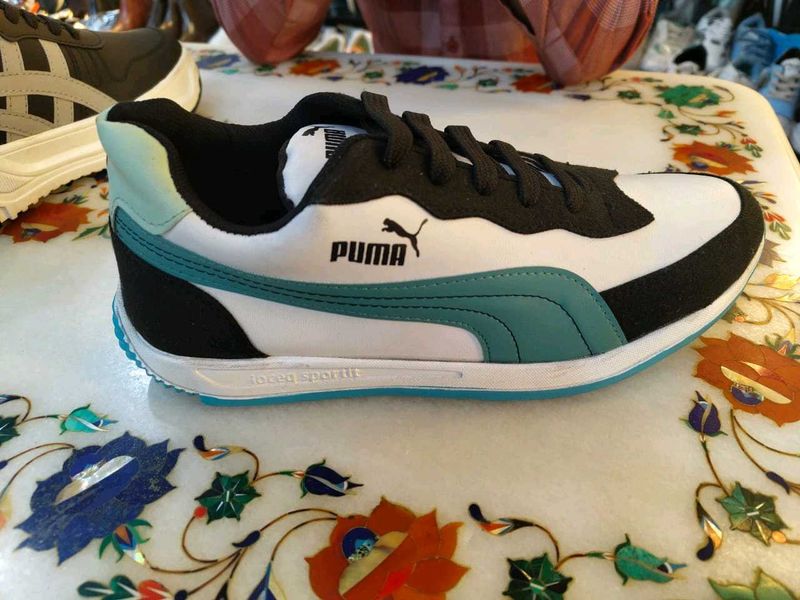 Puma Sneakers