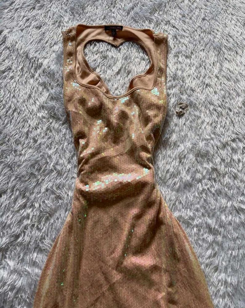 peachy sequins dress ✨ Sabrina carpenter inspired
