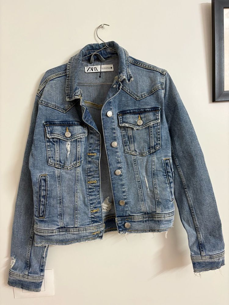Zara Blue Denim Jacket 🦋