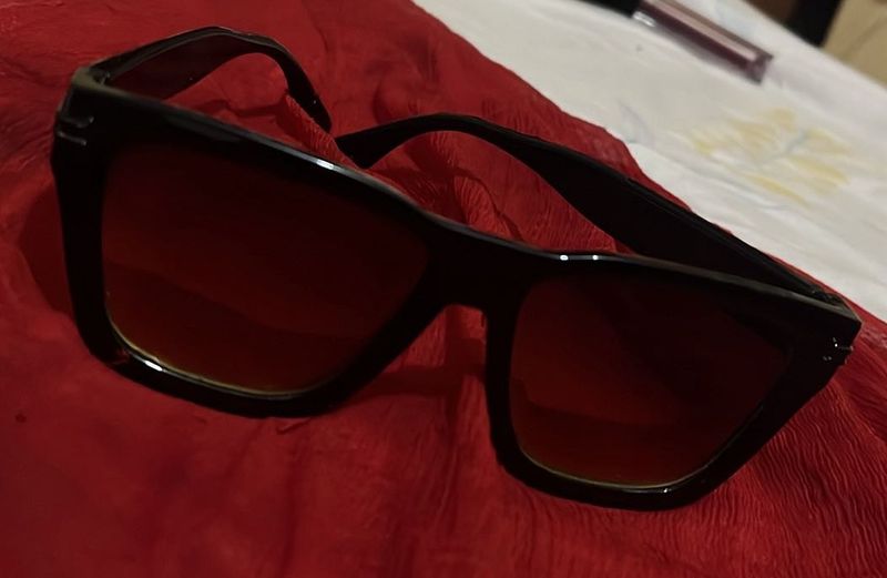 Stylish Black Square Sunglasses
