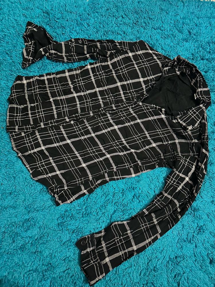 Chic Black &amp; White Plaid Shirt