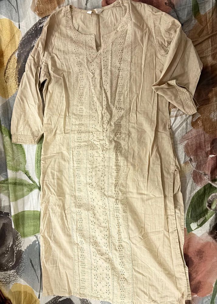 Elegant Embroidered Kurti
