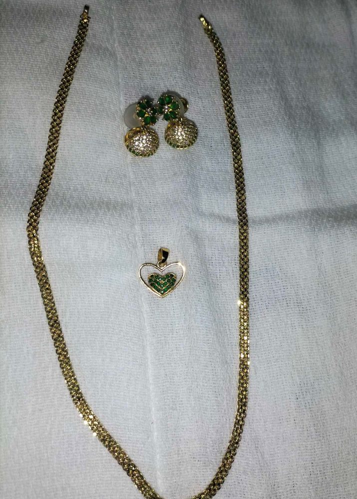 💚Gold Tone Heart Pendant Necklace &amp; Earrings Set