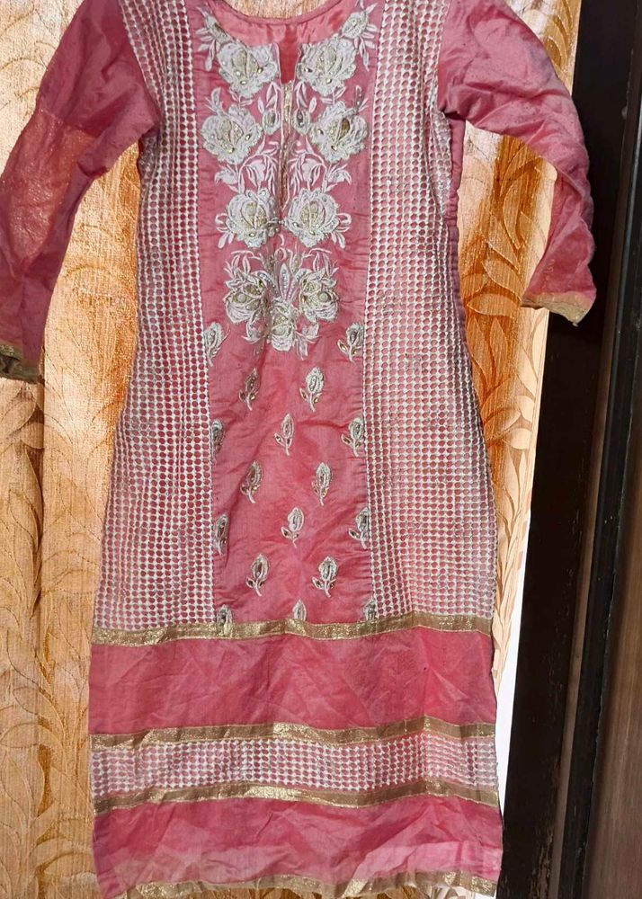 Elegant Pink Embroidered Kurta