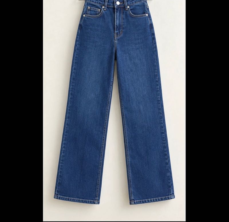combo of Classic Blue Wide Leg Jeans and black par