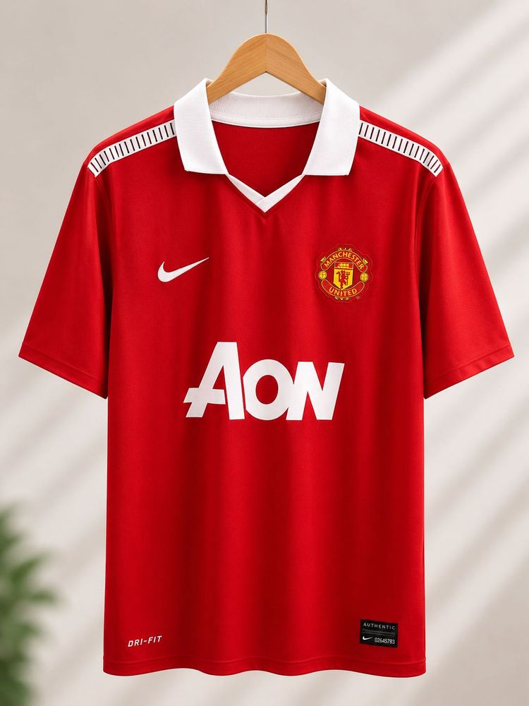 Nike Embroidered Retro Man United Football Jersey