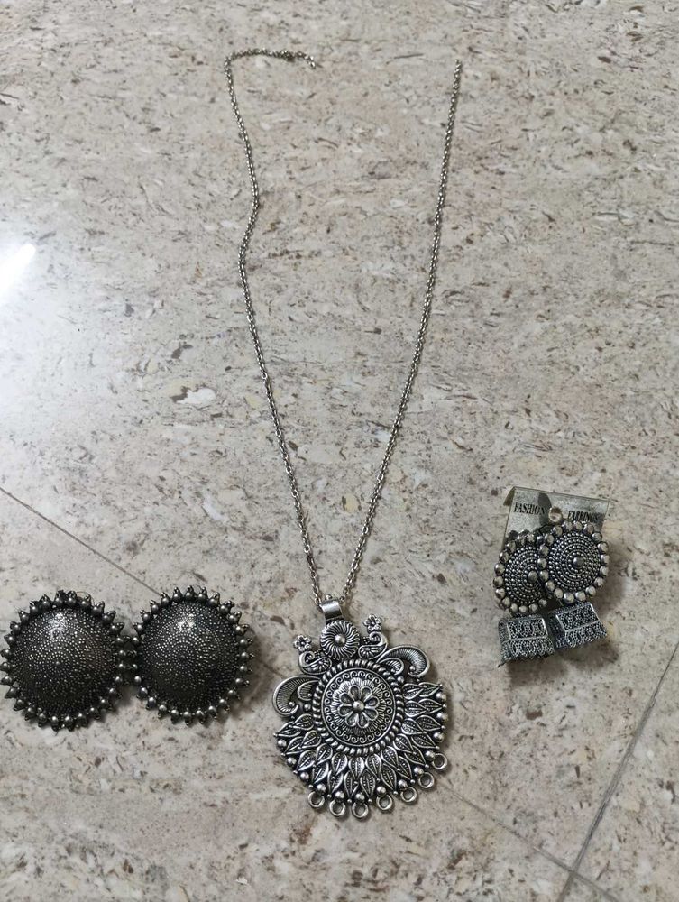 Silver Tone Jewelry Set