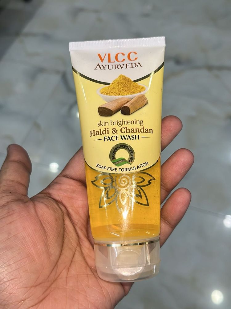 VLCC Ayurveda Haldi &amp; Chandan Face Wash