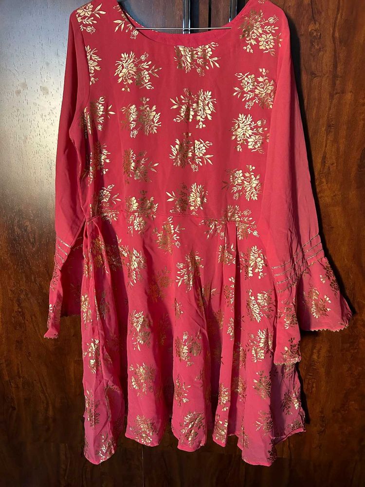 Beautiful Pink kurta set with Gold Print