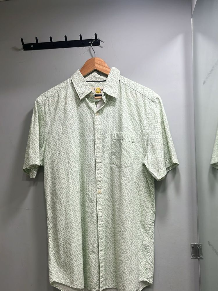 Men's Short Sleeve Button-Up Shirt