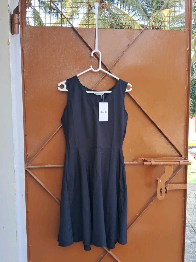 Stalk Black Dress