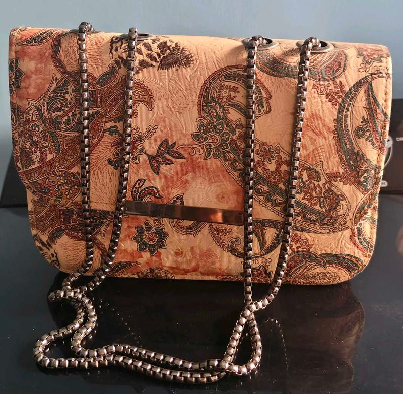 Stylish Paisley Print Clutch Bag