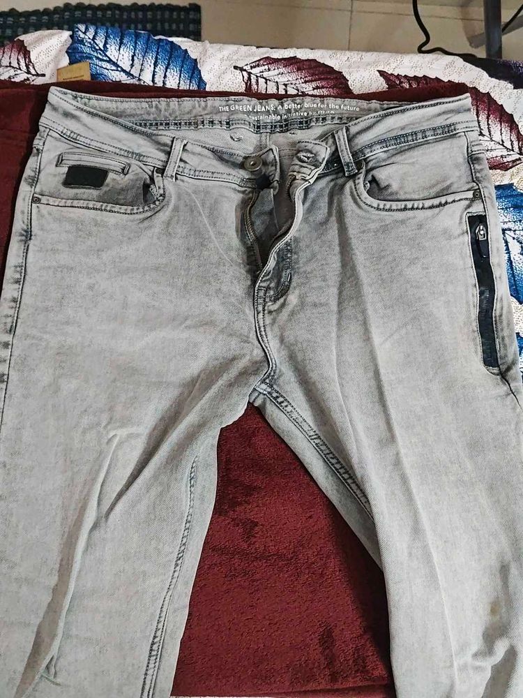 Men's Grey Washed Jeans