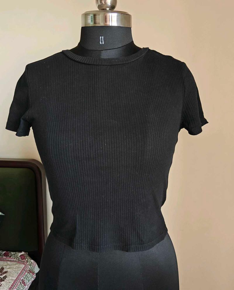 Black Ribbed Cropped Top