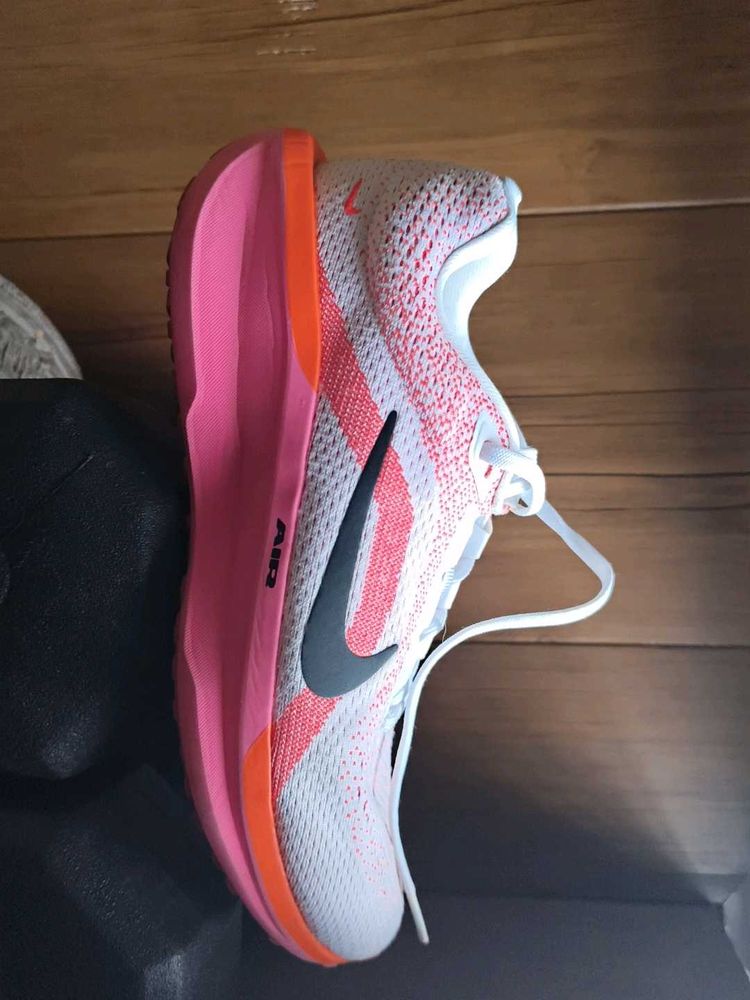 Nike winflo 11/ uk6 / like new