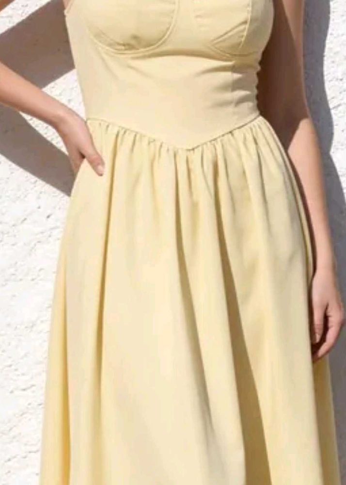 Chic Yellow Midi Dress