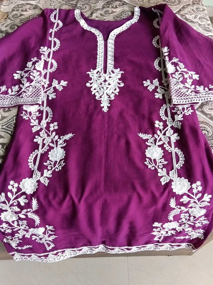 Elegant Purple Kurta with White Embroidery