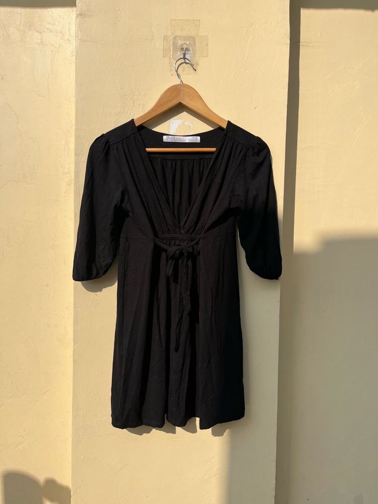 Chic Black V-Neck Tie-Waist Top