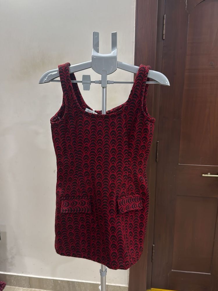 Chic Red &amp; Black Patterned Mini Dress