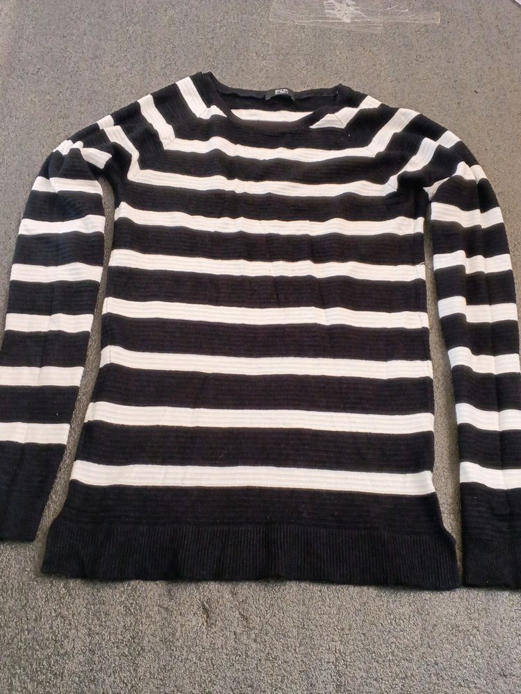Black&amp; White Long-sleeve