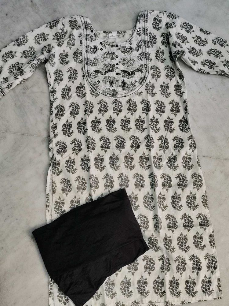 Floral M size kurta with XL Leggings