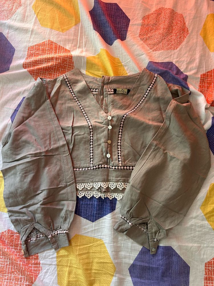 Stylish Grey Top with Balloon Sleeves
