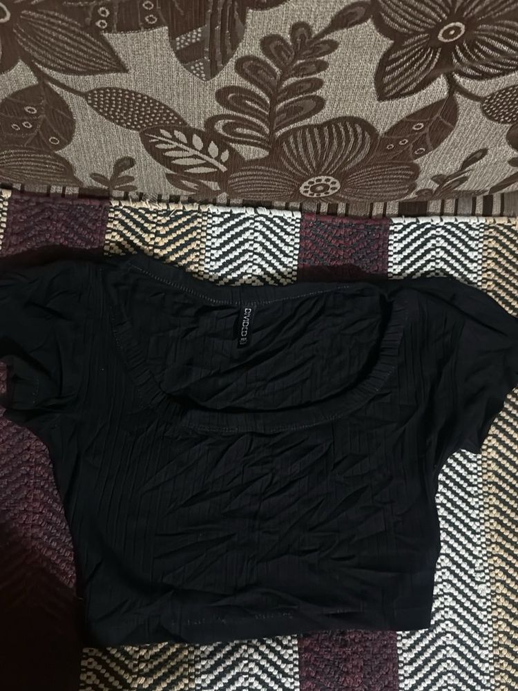 Chic Black Textured Short Sleeve Top