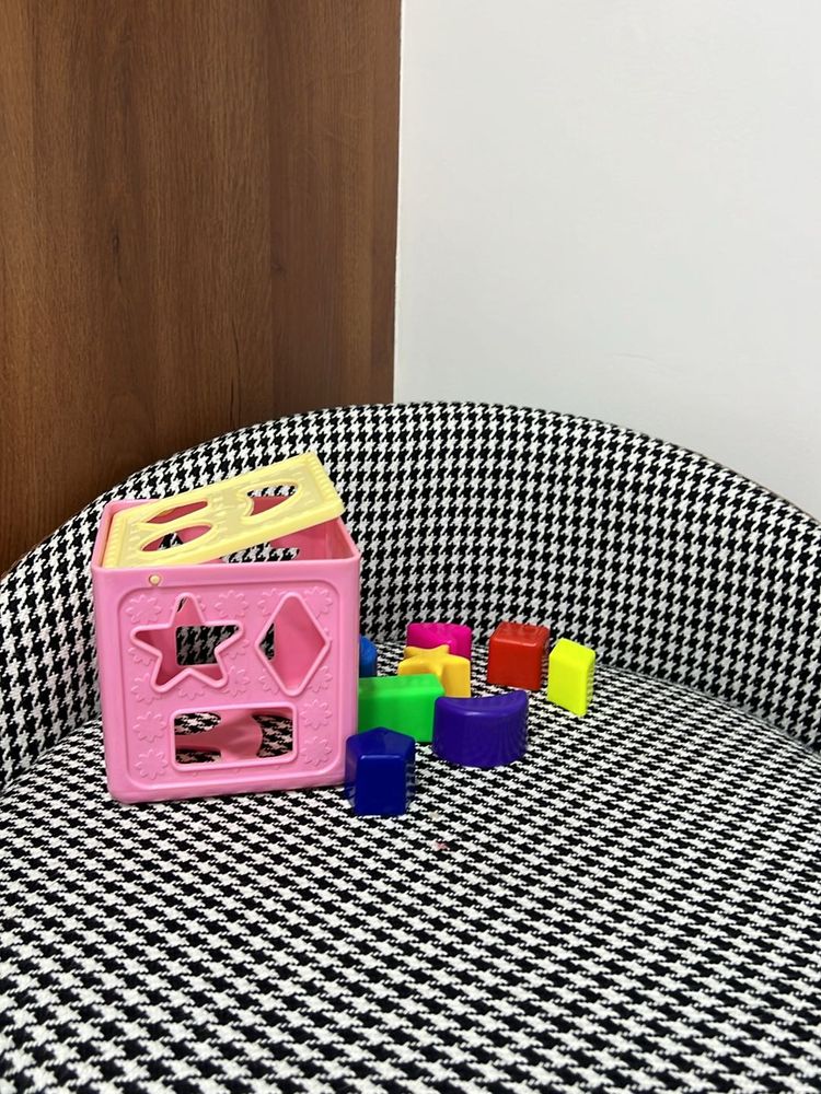 Shape Sorting Cube with 6Shapes-Activity