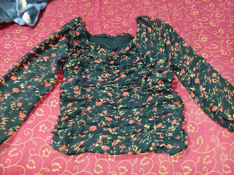 Floral Ruched Long Sleeve Top