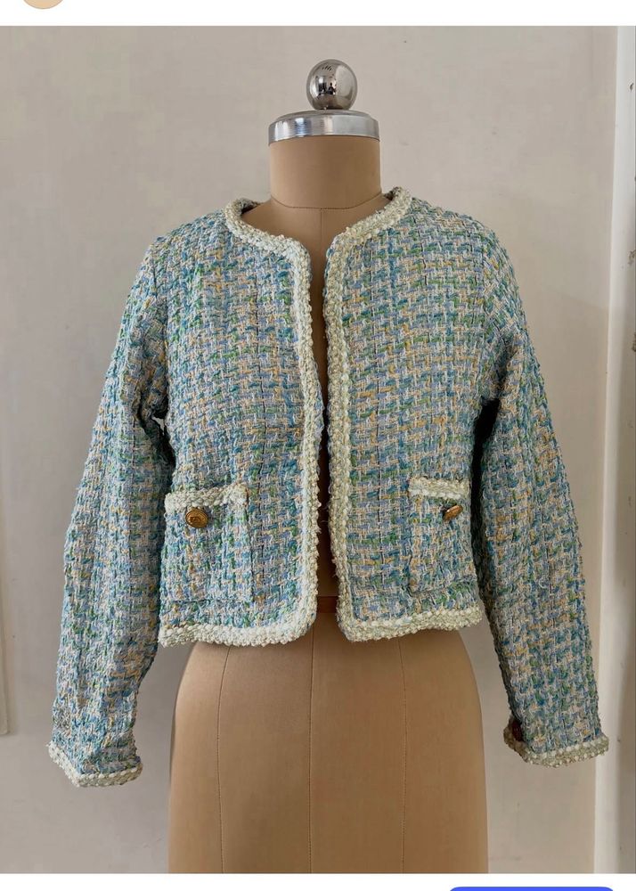 Chic Tweed Cropped Jacket