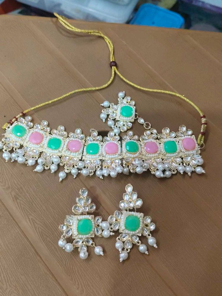 Stunning Kundan Choker Necklace &amp; Earrings Set