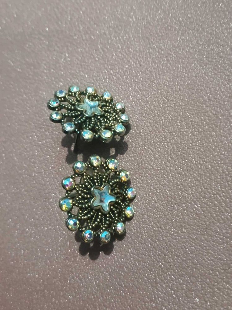 Sparkling Star &amp; Crystal stud Earrings