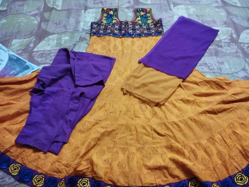 2 Dress For 800