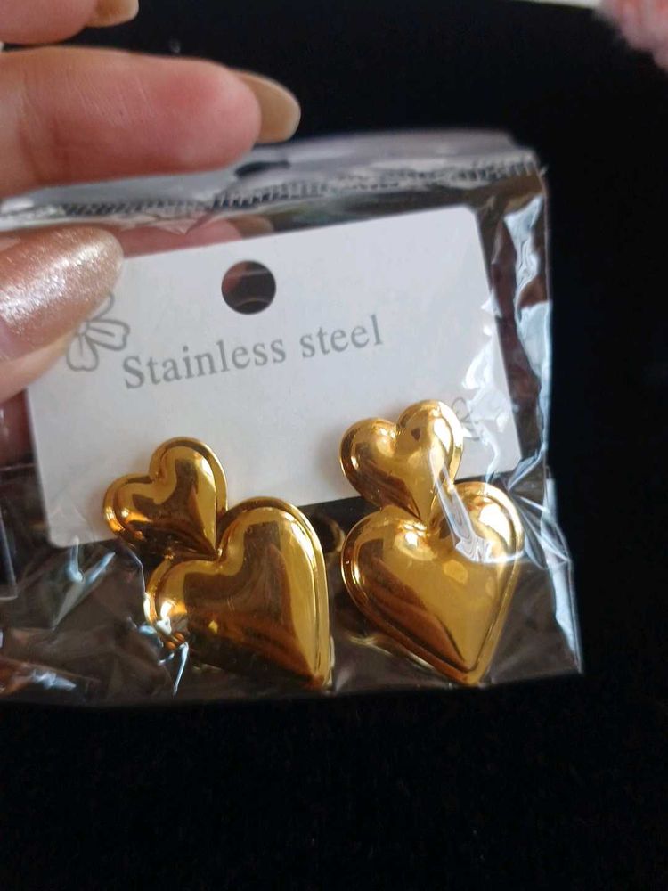 Chic Gold Heart Earrings