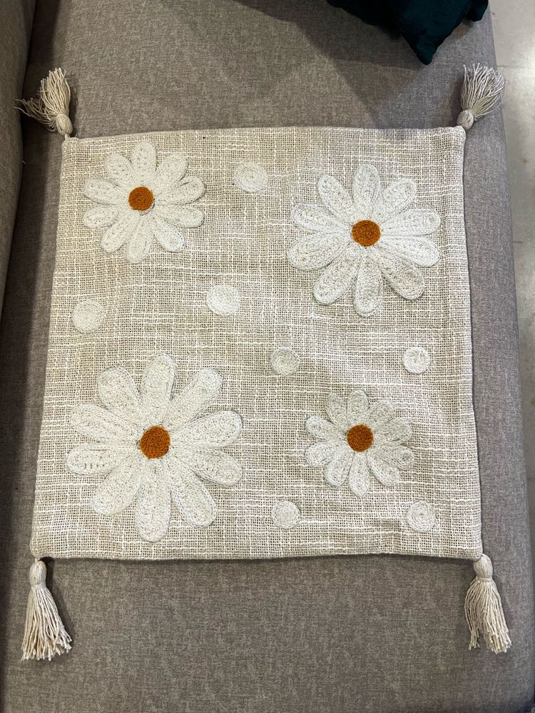 Decorative Daisy Pillow Cover-2