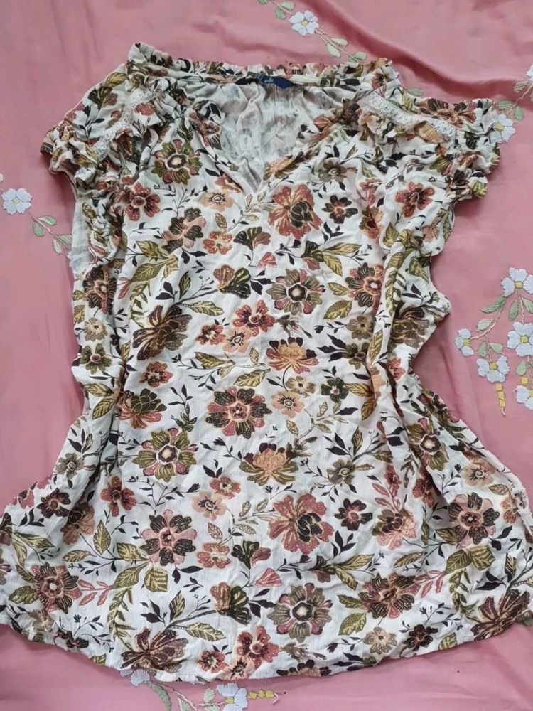 Floral Print V-Neck Top