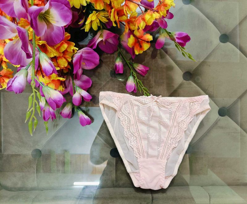 🎀Delicate Lace Trim Panty🎀