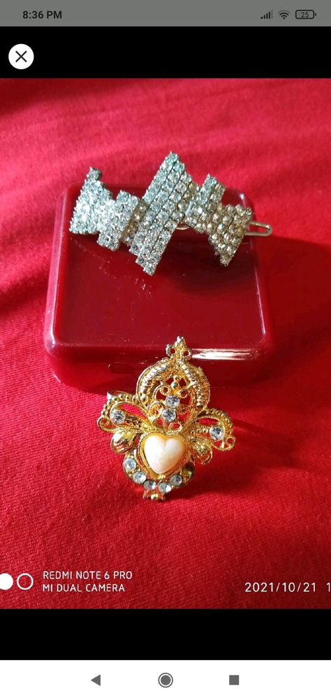 1 hair pin n 3 saree pins