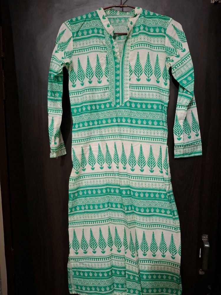 Green &amp; White Printed Kurta