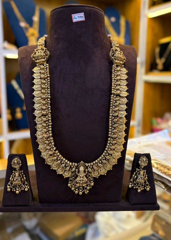 Exquisite Traditional Gold Necklace Set