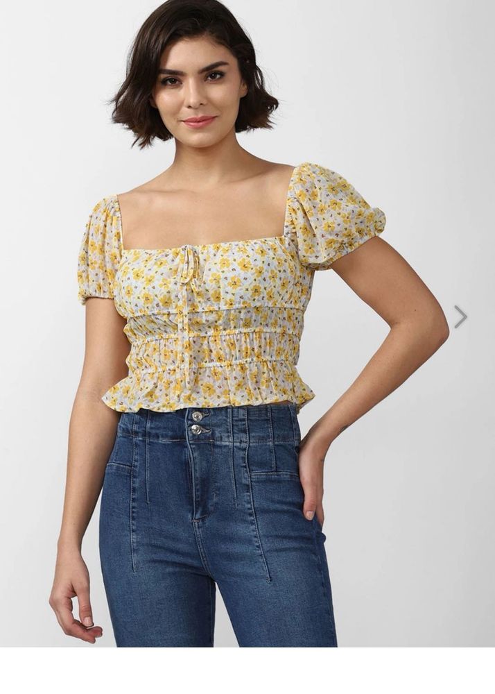 Forever 21 Chic Floral Smocked Puff Sleeve Top