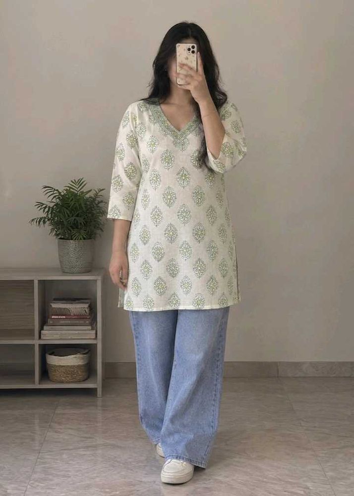 Printed short Kurti with V-Neck